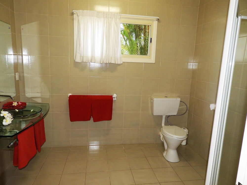 3 Bedroom Beachfront Villa - Photo 4