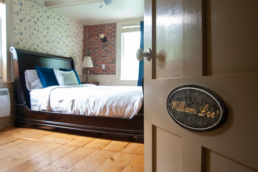 Room (William Lee )