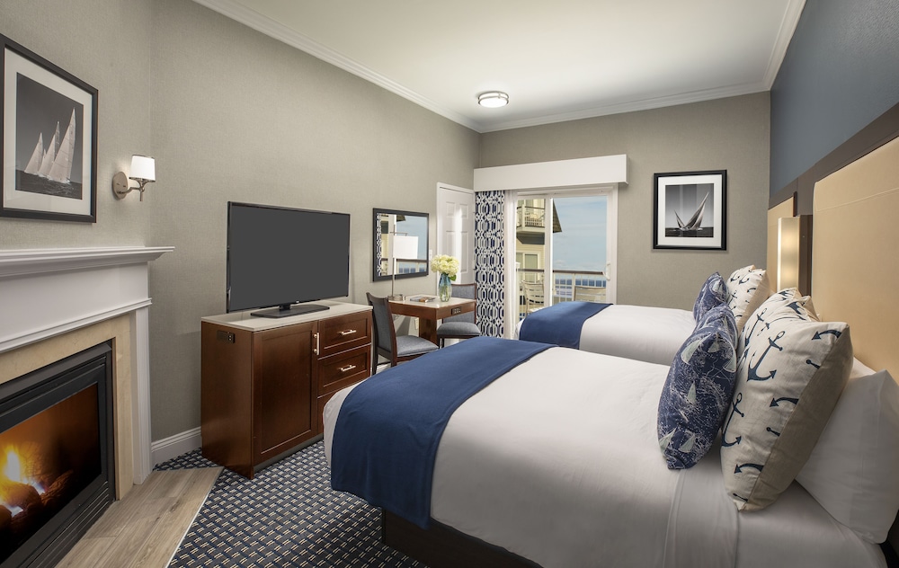 Deluxe Room, 2 Queen Beds, Balcony, Ocean View photo 1
