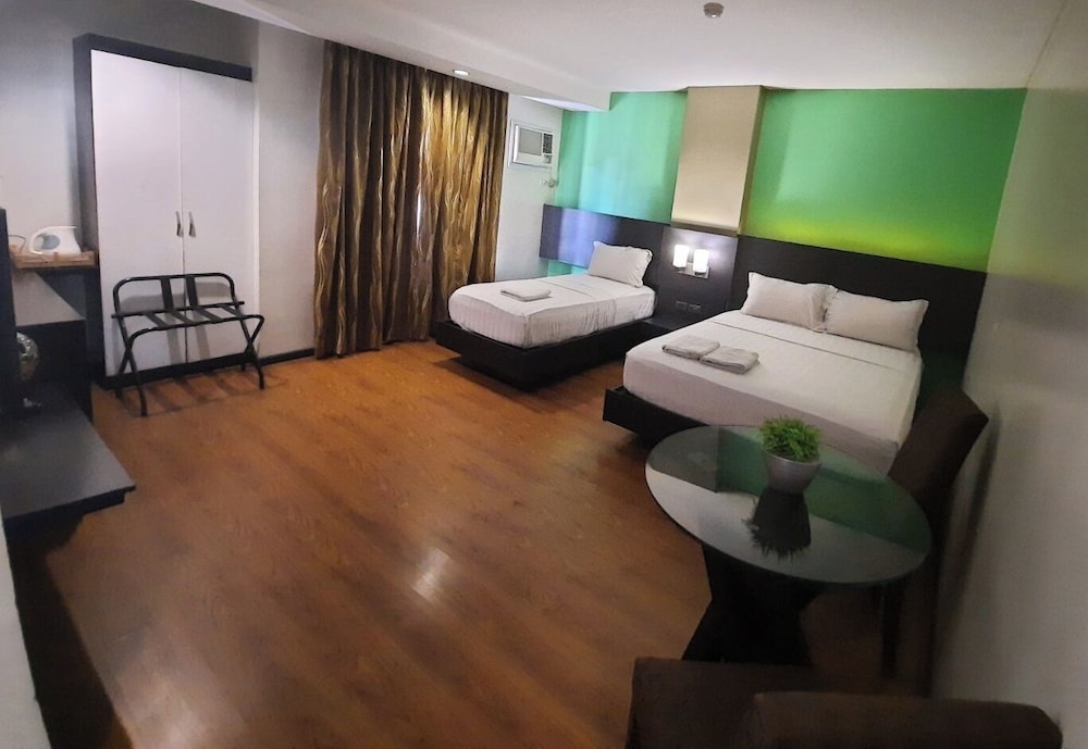 Executive Quadruple Room, Non Smoking, City View