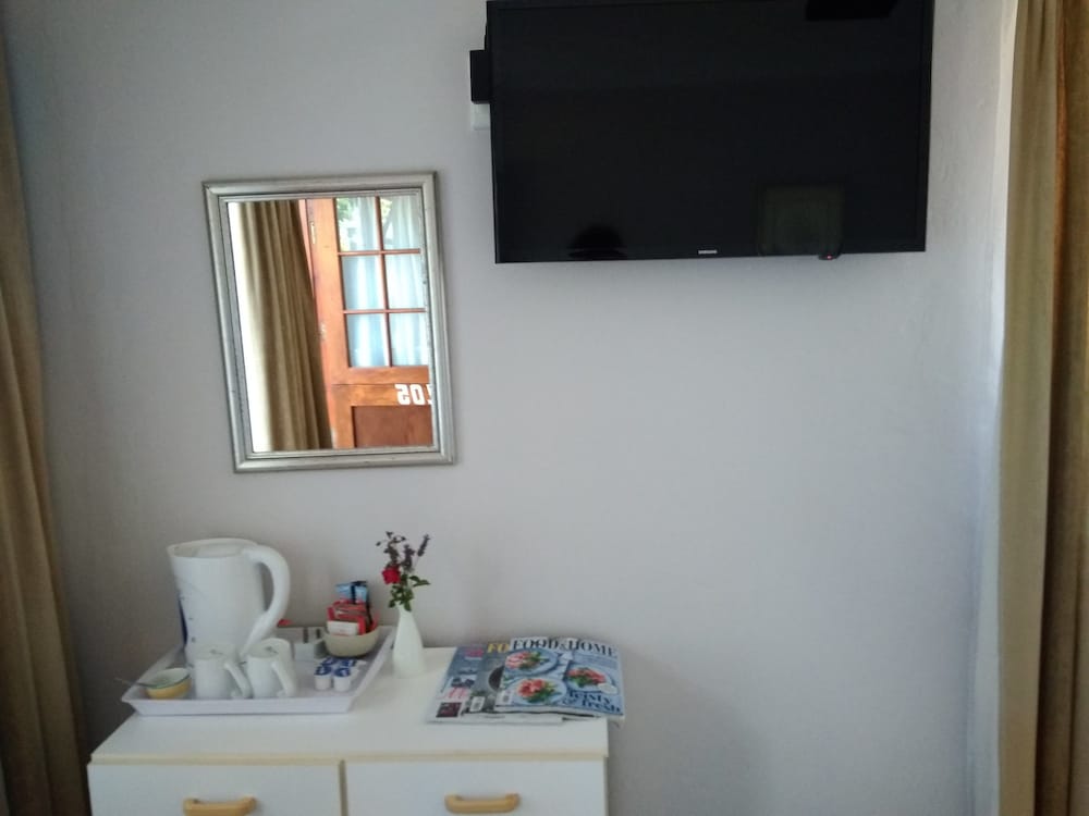 Economy Room photo 3