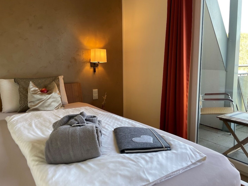 Classic Single Room, Balcony, Sea View