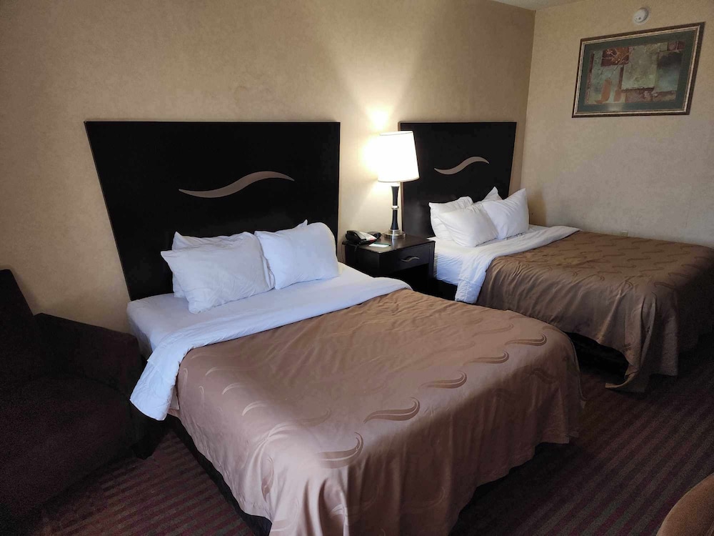 Room, 2 Queen Beds, Non Smoking - Photo 7