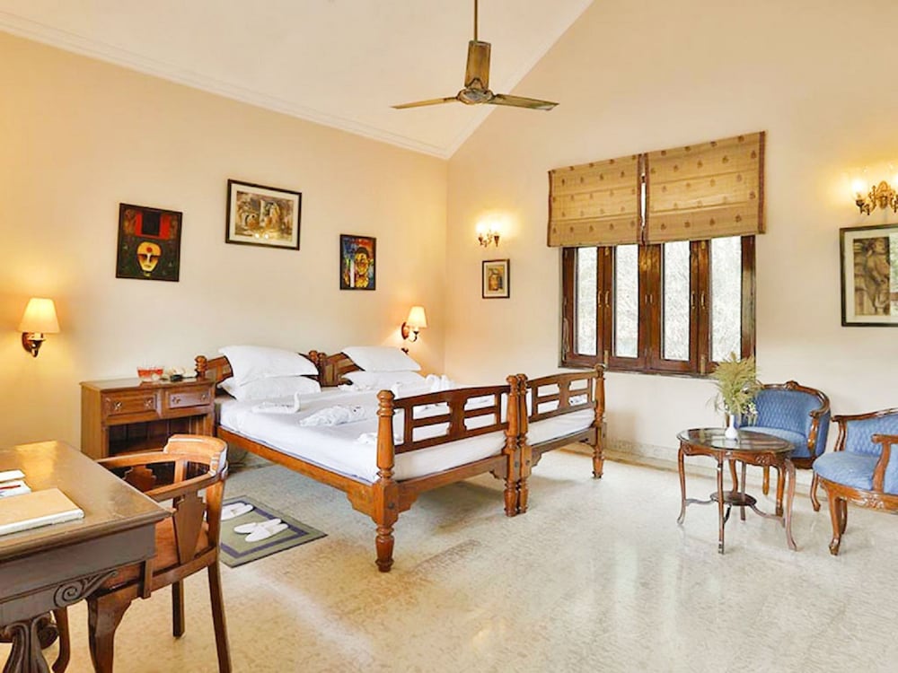 Suite, 1 Double Bed, Non Smoking, Mountain View