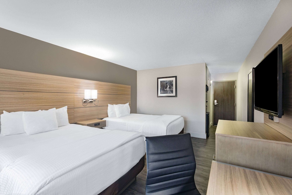 Room, 2 Queen Beds, Non Smoking - Photo 3
