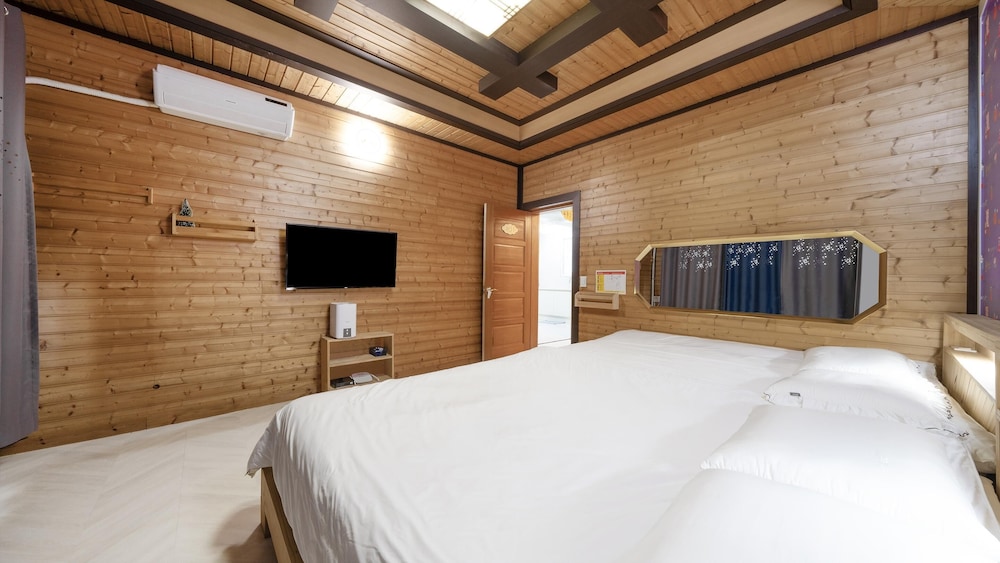 Basic Room, 1 Bedroom (101) - Photo 6
