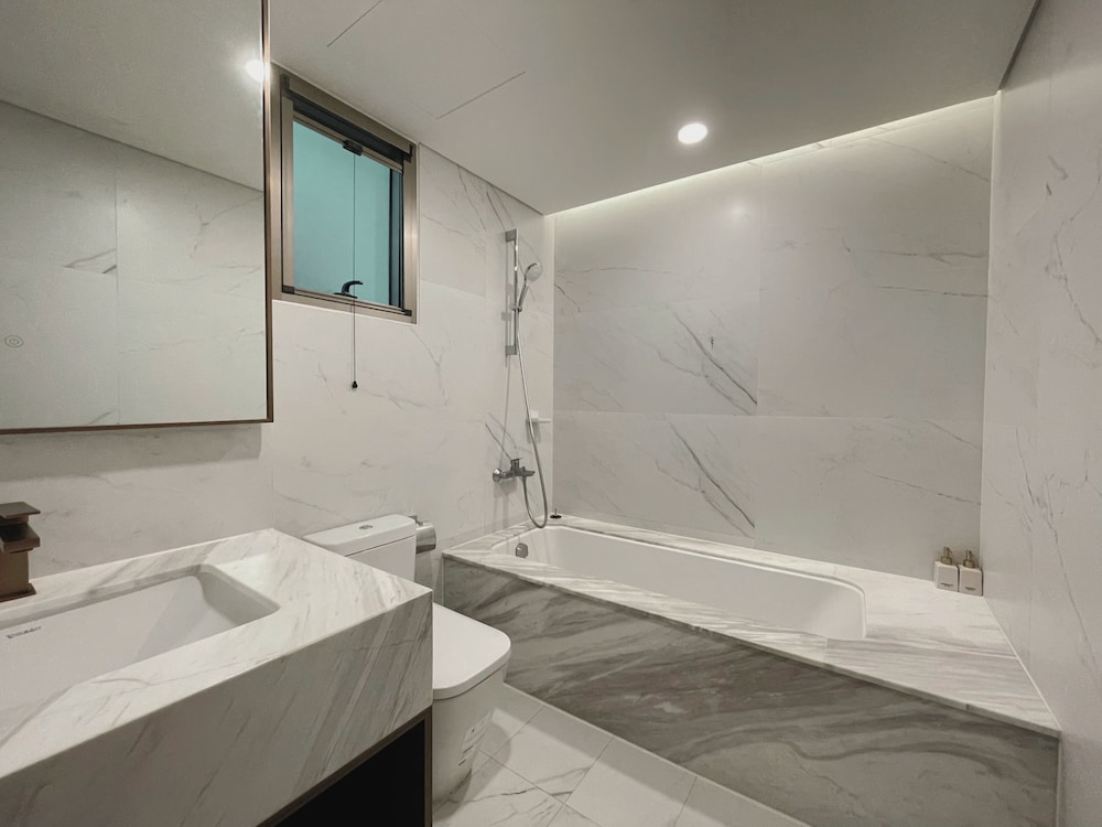 Deluxe Apartment, 3 Bedrooms, City View