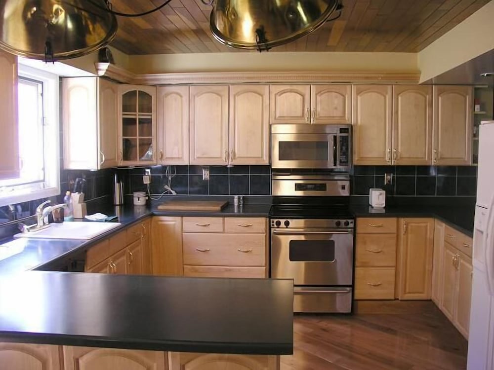 Signature Cabin, 4 Bedrooms, Mountain View photo 2