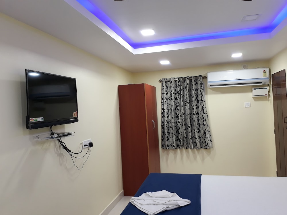 Deluxe Room - Photo 11
