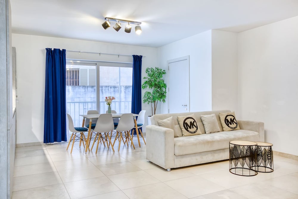 Apartment photo 1