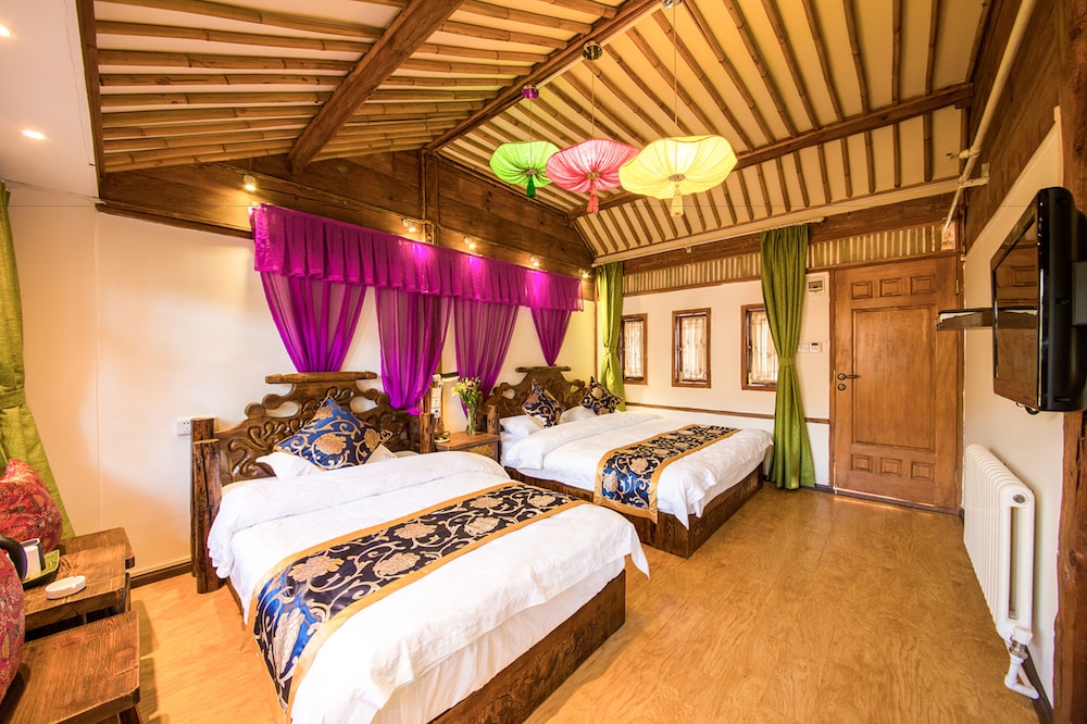 Family Room, Garden View