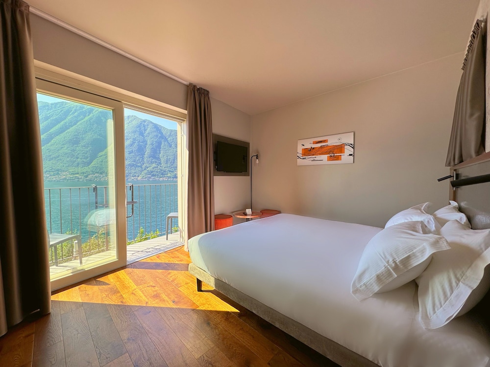 Superior Suite, Balcony, Lake View
