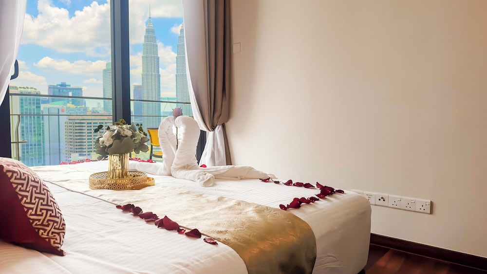 Family two bedroom apartment ( Petronas Twin Towers View)