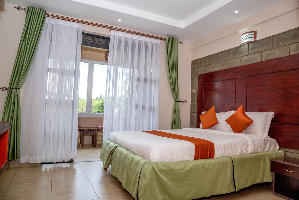 Standard Room, 1 Queen Bed, Non Smoking, River View photo 1