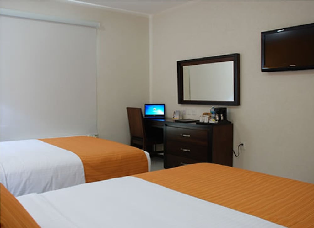Standard Double Room, 2 Double Beds, Non Smoking - Photo 3
