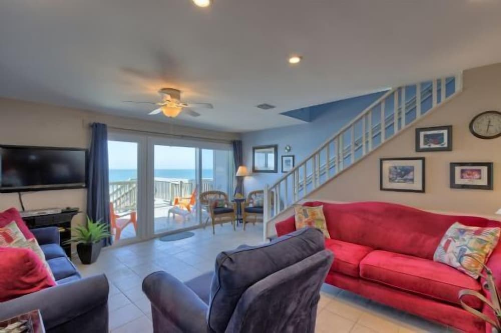 House, Multiple Beds (Absolute Heaven) photo 1