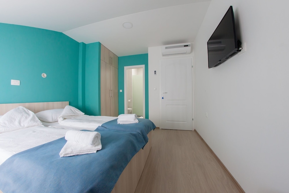 Classic Double Room (Green) photo 3
