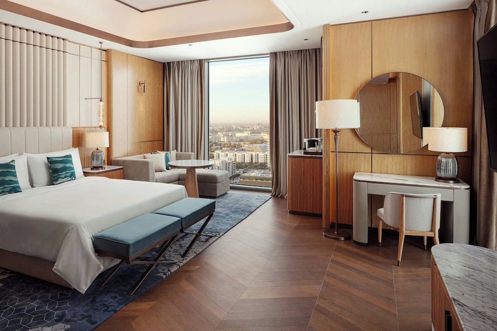 Premier Room, 1 King Bed, City View