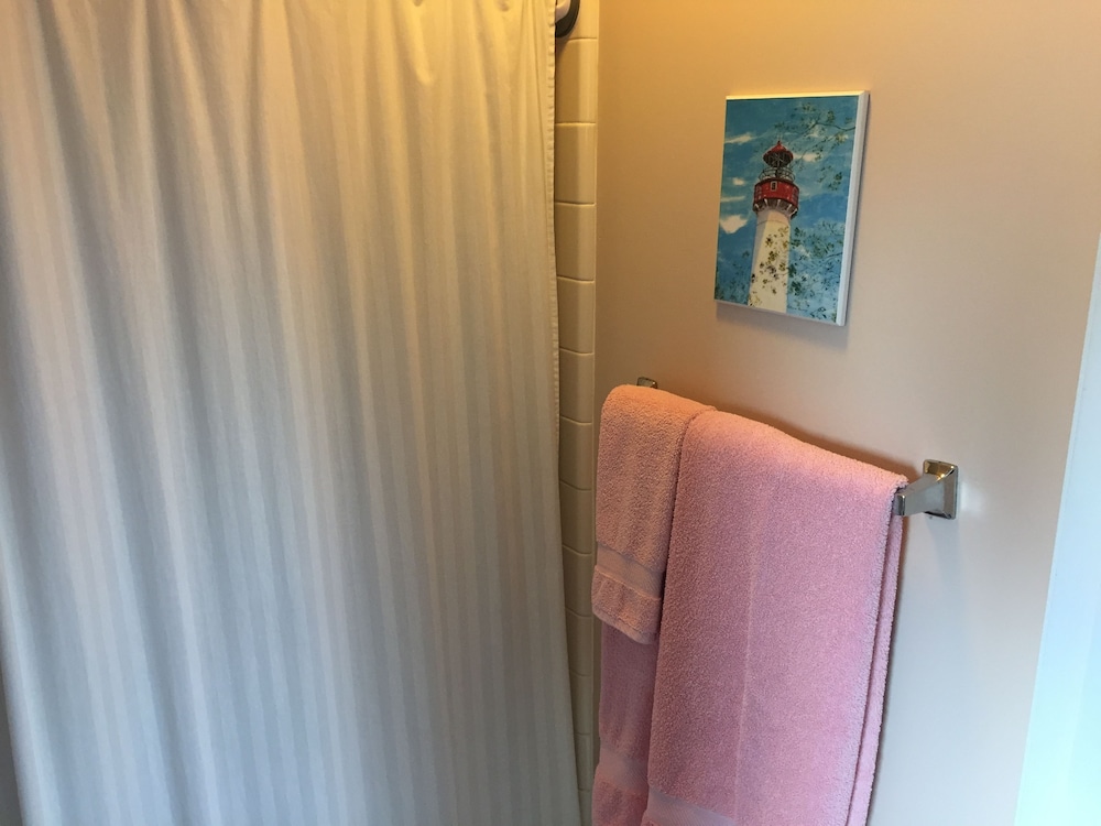 Deluxe Room, 1 King Bed, Non Smoking photo 2
