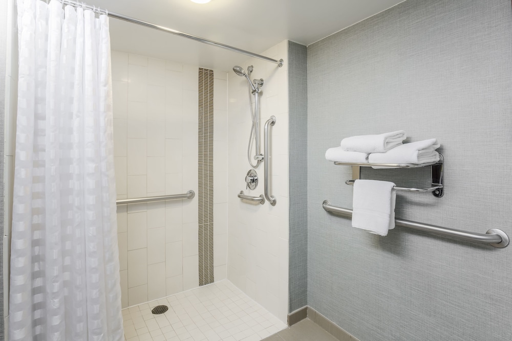 Room, Accessible - Photo 7