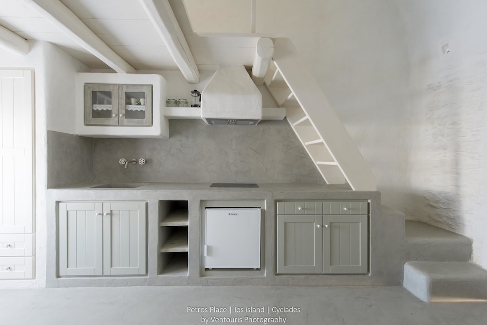 Traditional Studio (Superior) - Photo 22