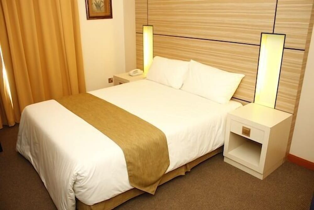 Executive Room, 1 King Bed photo 3