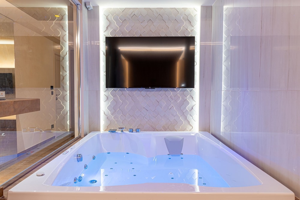 Executive Suite photo 2