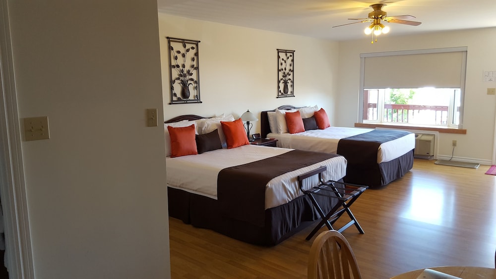 Harmony Suites #7 - 2 Queen Beds (Main Floor)