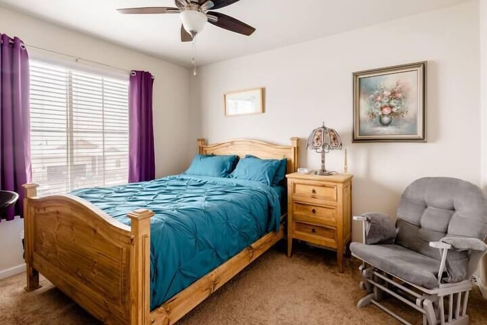 Deluxe Single Room, 1 Queen Bed, Non Smoking, Park View photo 1