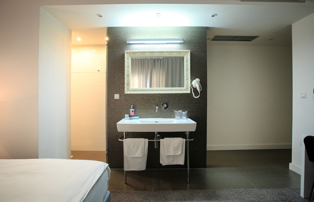 Standard Double or Twin Room, Annex Building - Photo 5