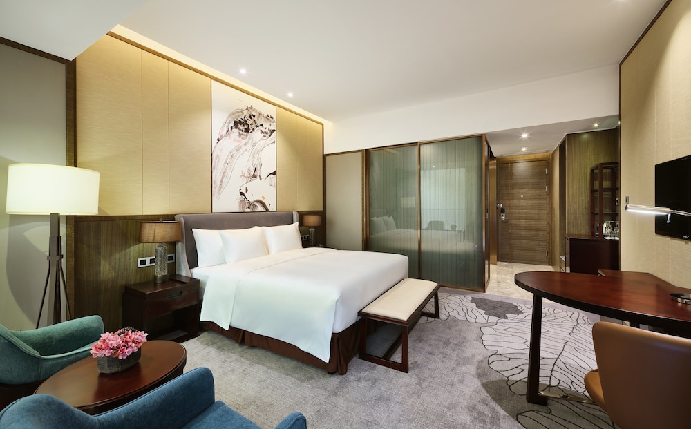 Premium Room, 1 King Bed, Club Lounge Access (High Floor)