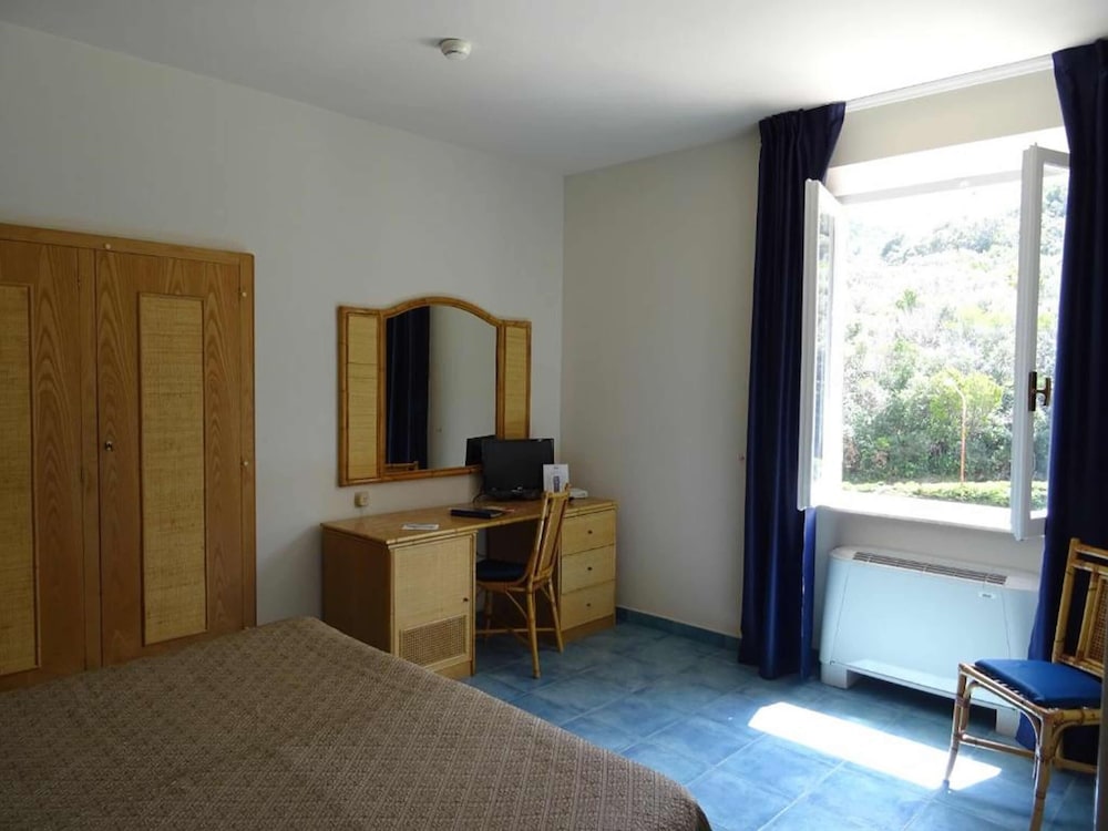 Comfort Double or Twin Room, Hill View photo 2