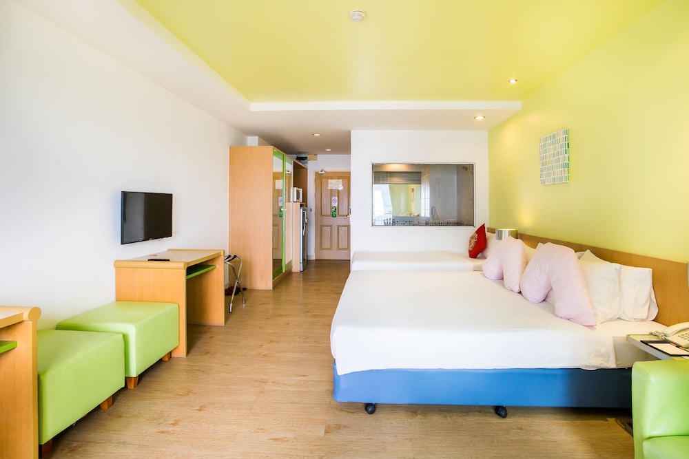 Deluxe Room, Sea View - Photo 7