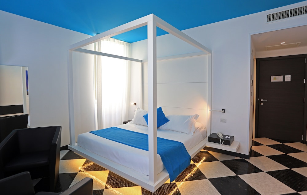 Superior Double Room, Pool View photo 2