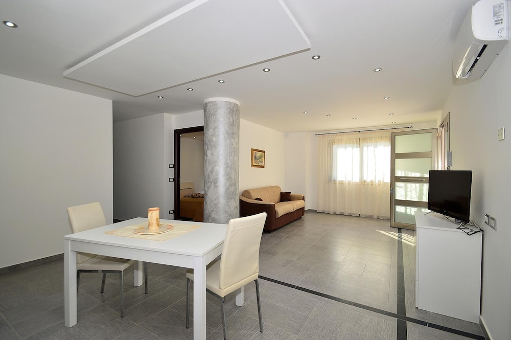 Villa photo 3