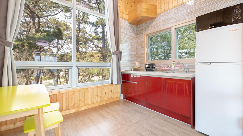 Basic Room, 1 Bedroom (Sun 303 (All-Season BBQ, 2 Beds)) - Photo 2