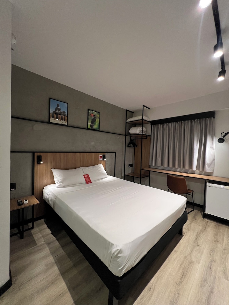 Standard Room, 1 Double Bed (Modern) photo 3