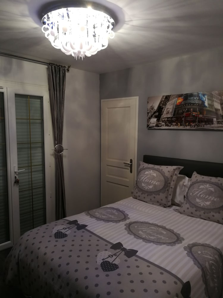 Double Room, Park View (Grise) photo 2