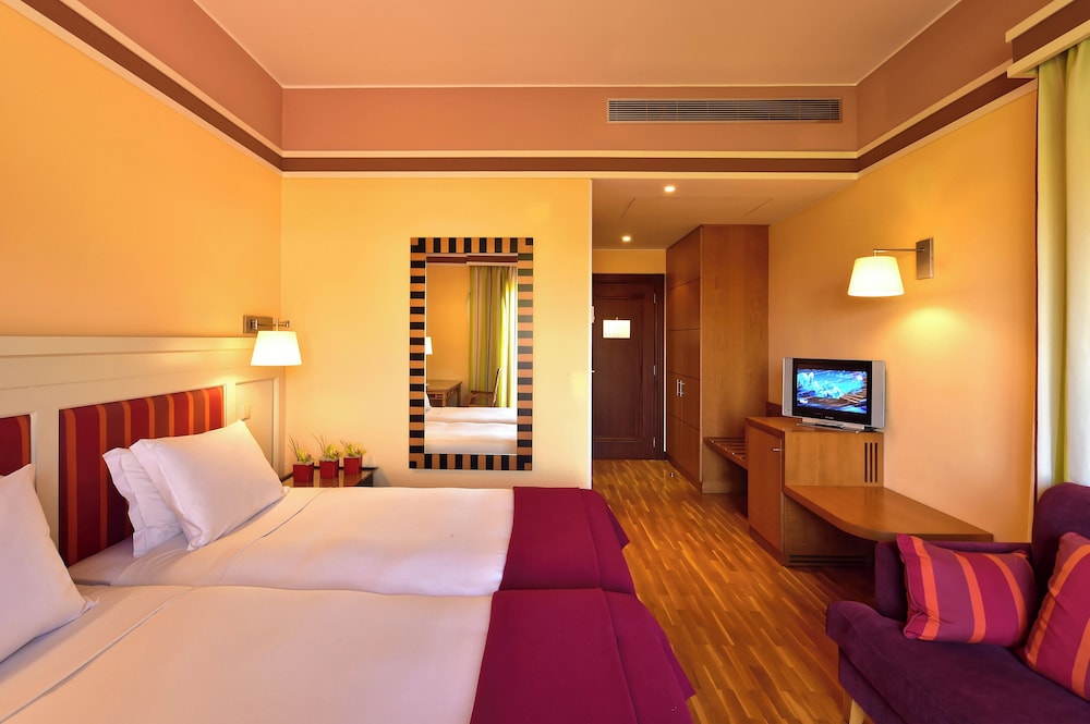 Standard Double or Twin Room, Garden View - Photo 4
