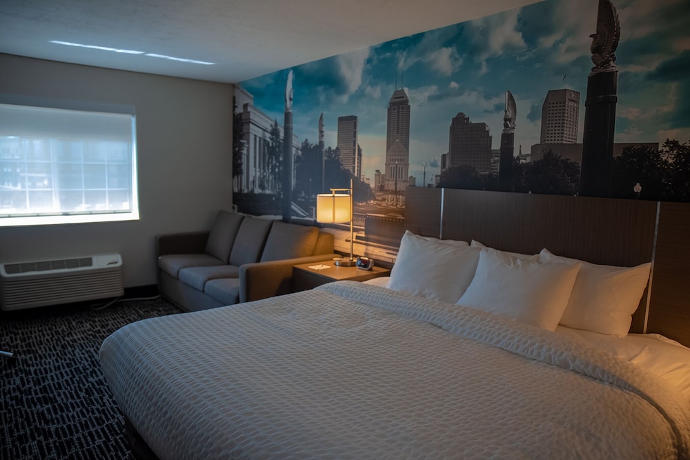 Standard Room, 1 King Bed, Non Smoking - Photo 5
