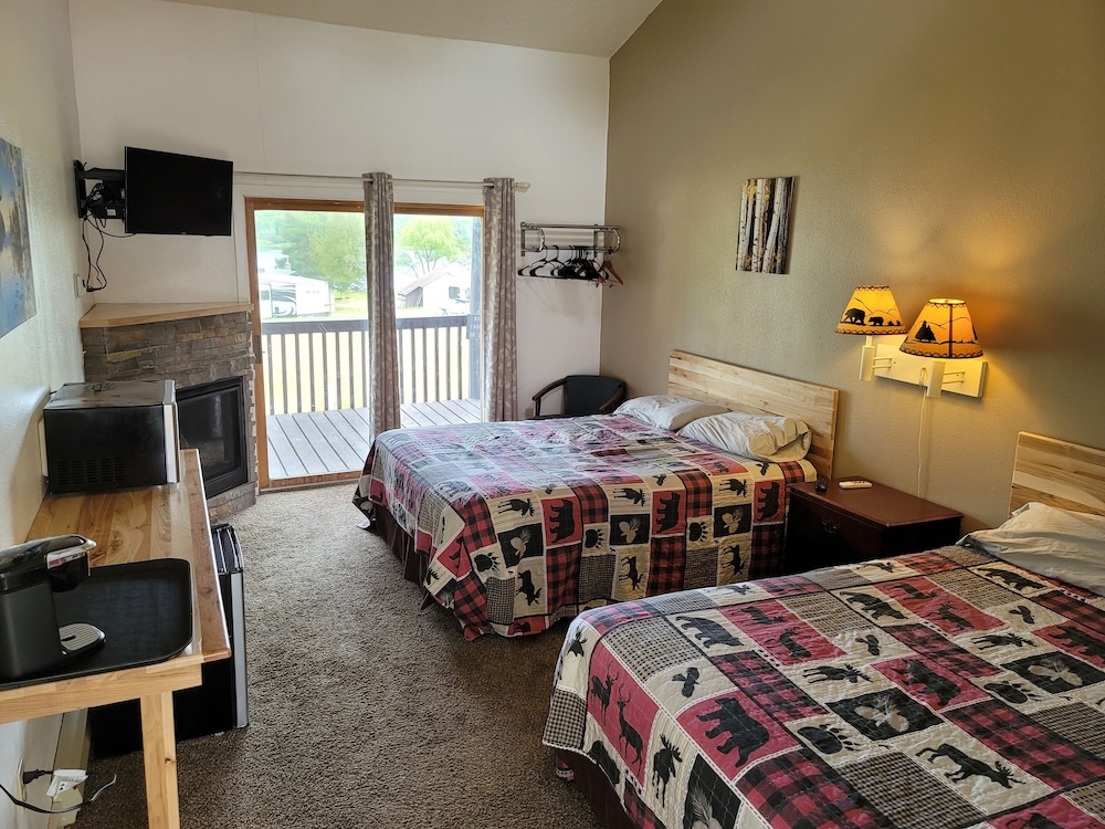 Standard Room, 1 Bedroom, Non Smoking, Private Bathroom (Motel Rooms, 2 Queen Beds)