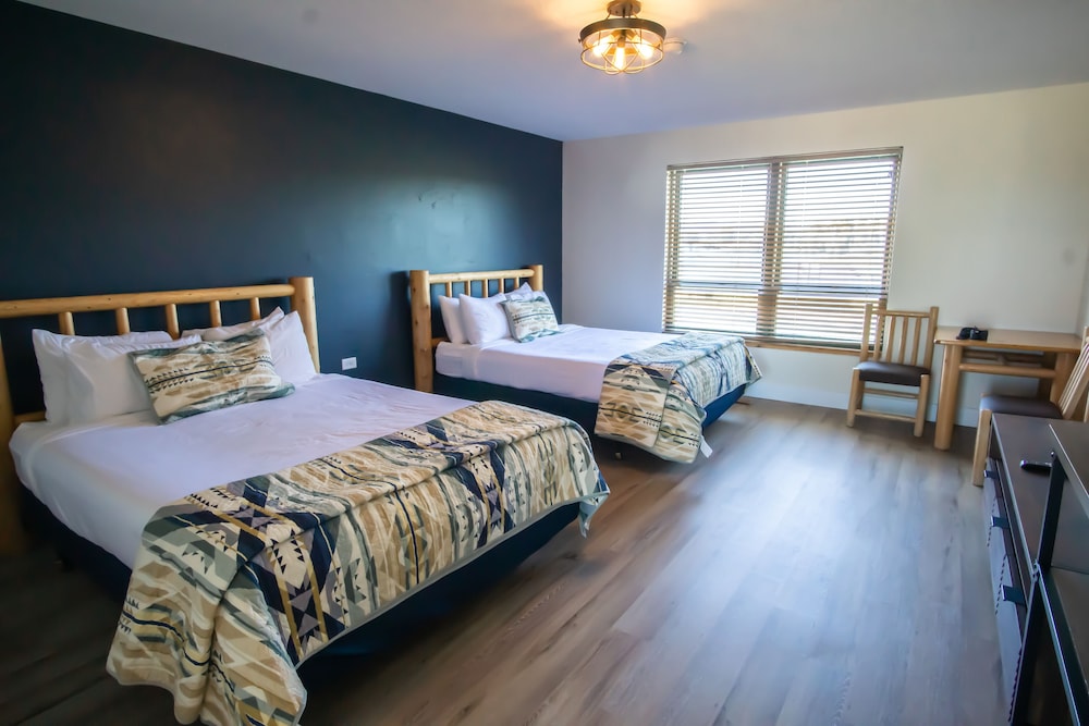 Superior Room, 2 Queen Beds photo 3