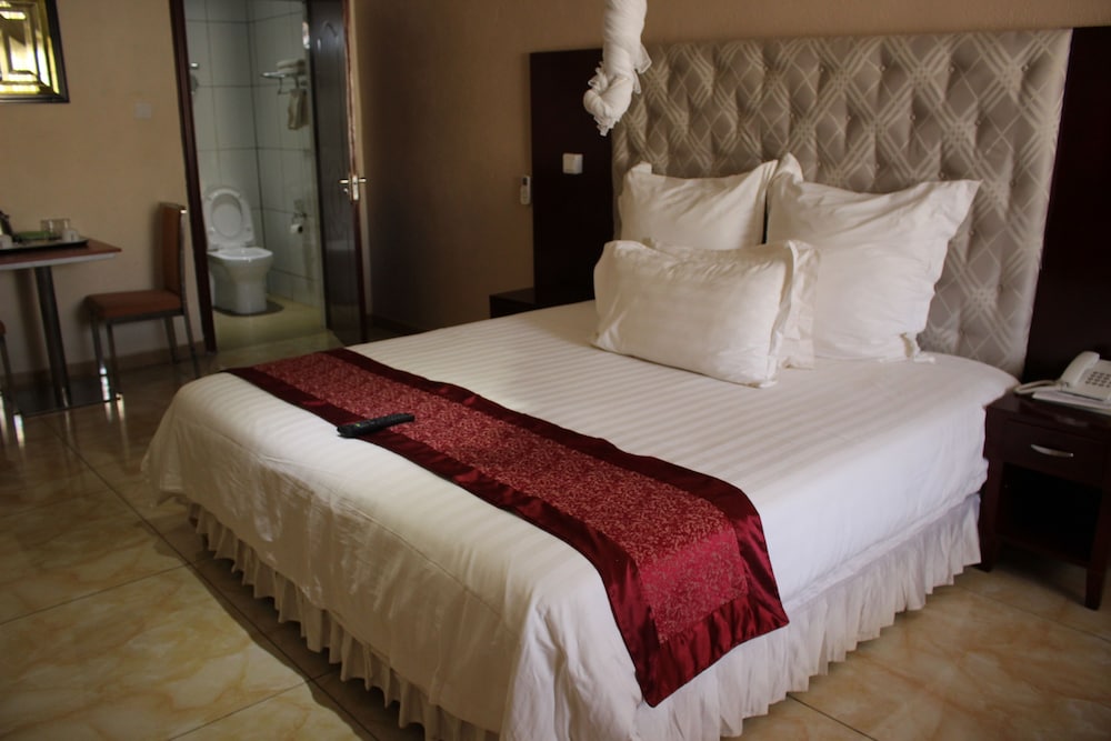 Deluxe Suite photo 2