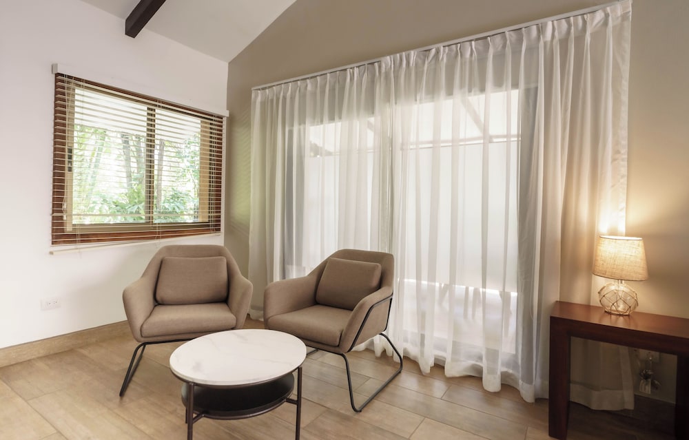 King Sun or Honeymoon Suite photo 3