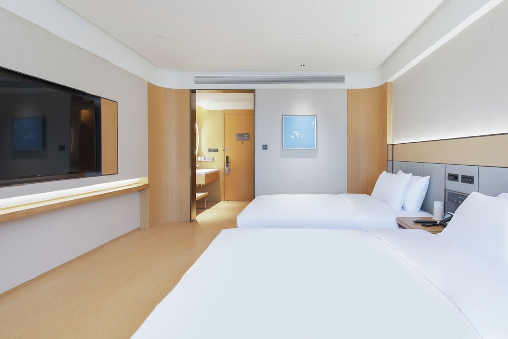 Senior Double or Twin Room, City View photo 3