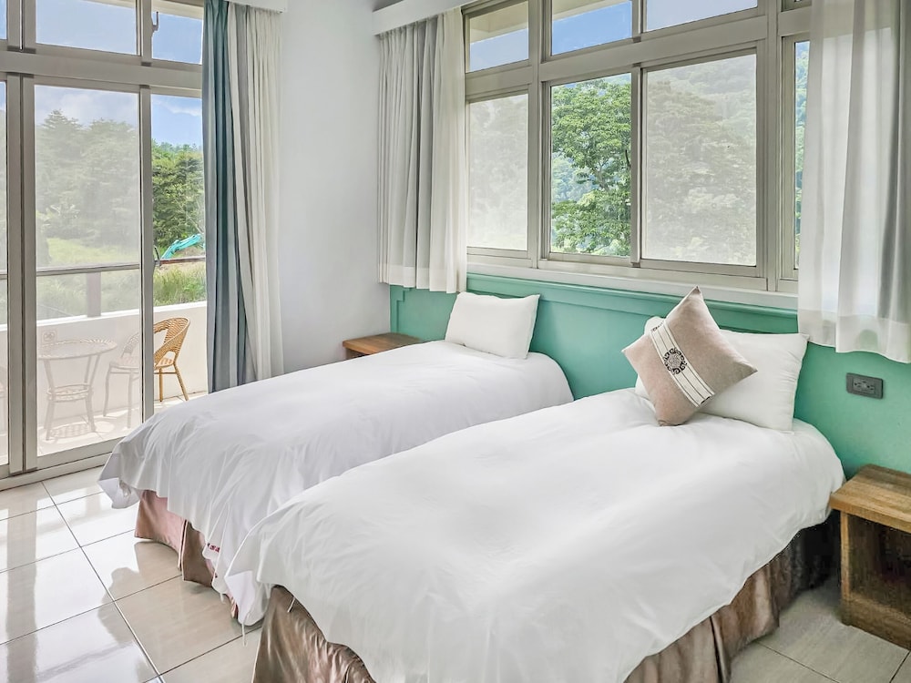 Standard Twin Room photo 2