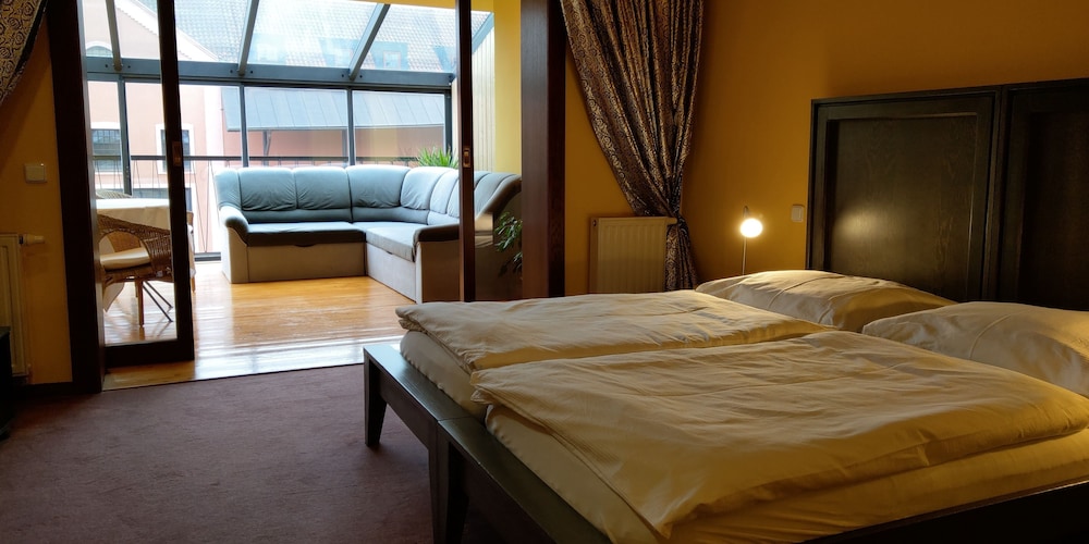 Superior Double Room, Bathtub photo 2