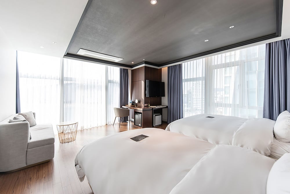 Spa Twin Room - Breakfast Included,Unlimted Starbucks Coffee Bean,OTT Available,15PM CI / 13PM CO - Photo 1