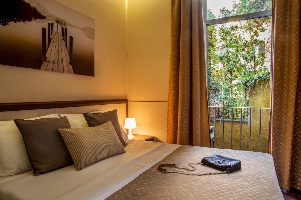Standard Double or Twin Room, Balcony photo 3