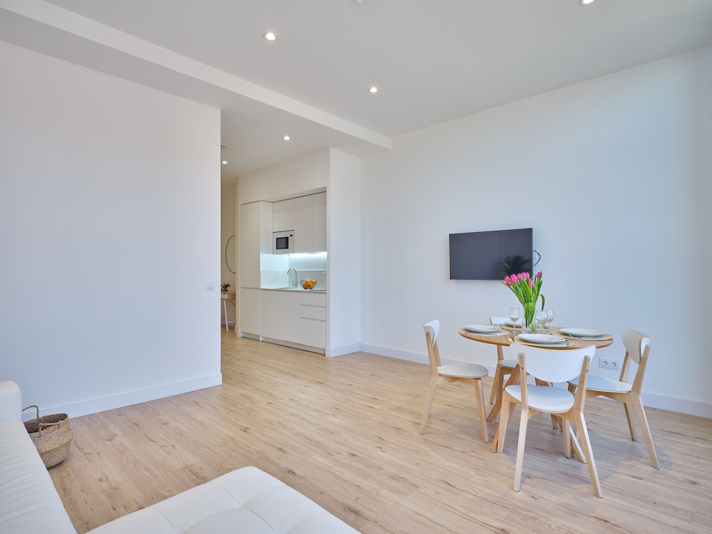 Premium Apartment - Photo 9